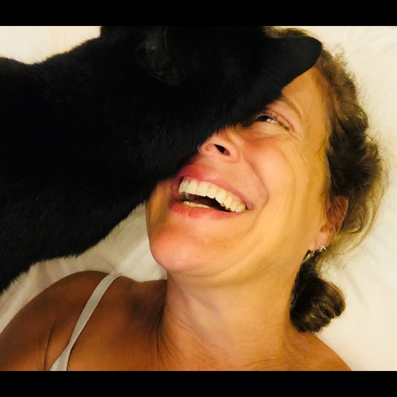 Meet your Posher, Beth - Picture 2 of 3